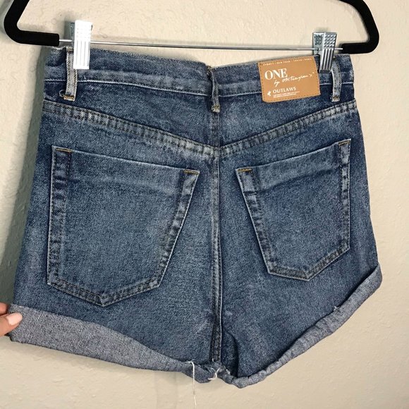 One X OneTeaspoon for Free People Outlaws Distressed Shorts - Picture 4 of 10